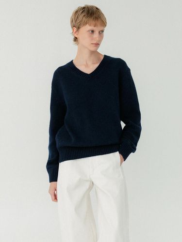 Winter V Neck Pull Over_Dark Navy - RRACE - Modalova