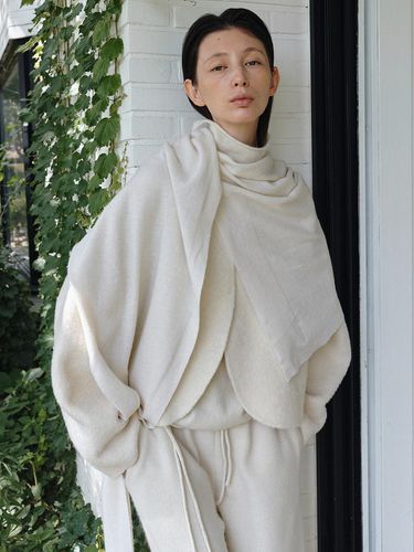 Wrap Knit Scarf_light beige - RRACE - Modalova