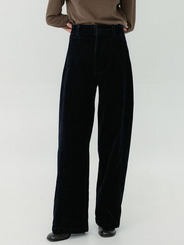 Velvet Curved Pants_Navy - RRACE - Modalova