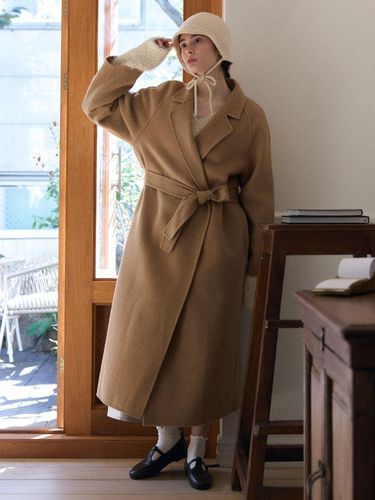 Raglan buttonless handmade long coat_beige - FABRIC SEOUL - Modalova