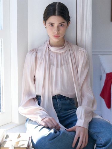 Tie collar silky glossy blouse_pink - FABRIC SEOUL - Modalova