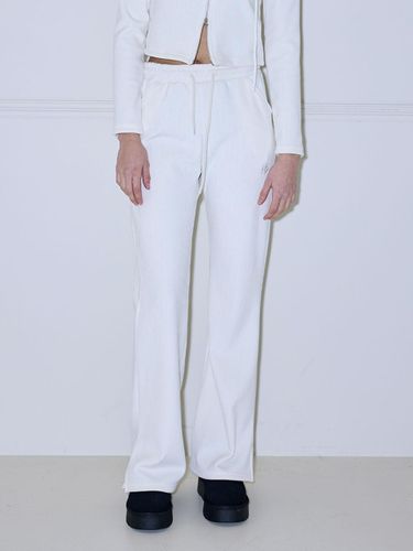 Velvet Boots Cut Pants [Ivory] - Rosefrantz - Modalova