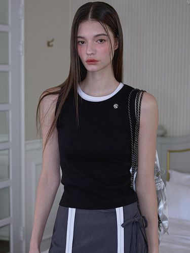 Silver Point Sleeveless [Black] - Rosefrantz - Modalova