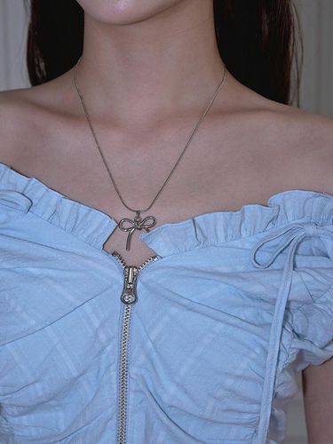 Silver Ribbon Necklace - Rosefrantz - Modalova