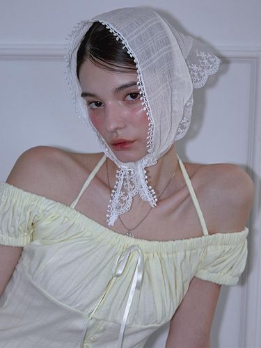 Lace Triangle Scarf [White] - Rosefrantz - Modalova