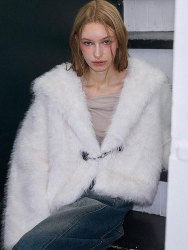 Sailor Buckle Fur Jacket [White] - Rosefrantz - Modalova