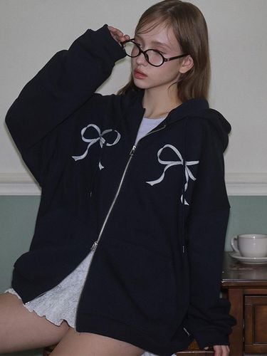 Sketch Ribbon Hood Zip up [Navy] - Rosefrantz - Modalova