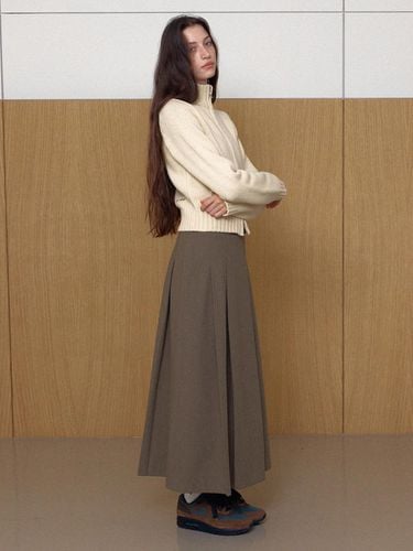 Rachel long skirt - khaki beige - BRENDABRENDEN SEOUL - Modalova