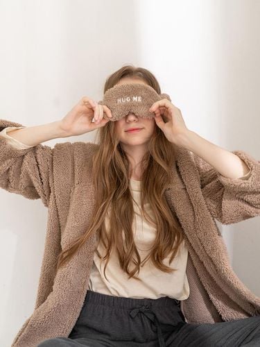 Wool embroidery hug me sleep mask - DECOVIEW - Modalova