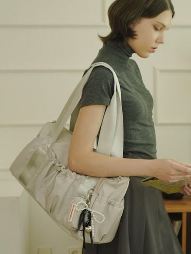 Pouch set] glossy shoulder duffel bag _Light gray - Masmarulez - Modalova