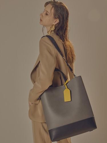 BRUNI Unisex Tote Bag () - BBYB - Modalova