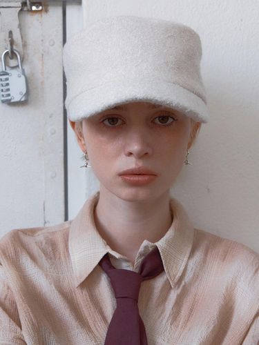 UNIFORM CAP / BOUCLE / White - UNDERCONTROL STUDIO - Modalova