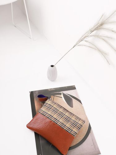 CLASSIC wool check clutch bag - THEHEE - Modalova