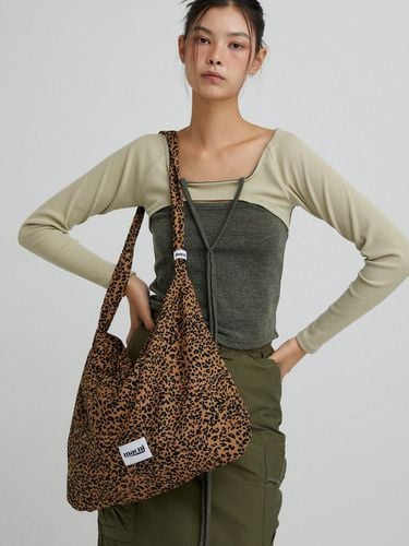 LEOPARD CORDUROY ECO CROSS BAG_BROWN - macni - Modalova