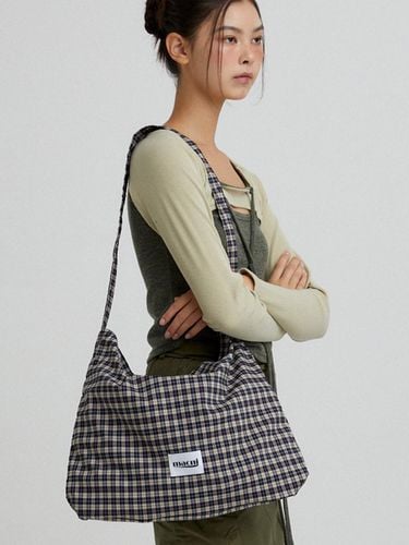 CHECKER ECO CROSS BAG_NAVY CHECK - macni - Modalova