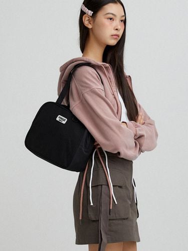 SH SQUARE SHOULDER BAG_BLACK - macni - Modalova