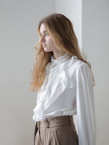 Gold trimming ruffle blouse - CAHIERS - Modalova