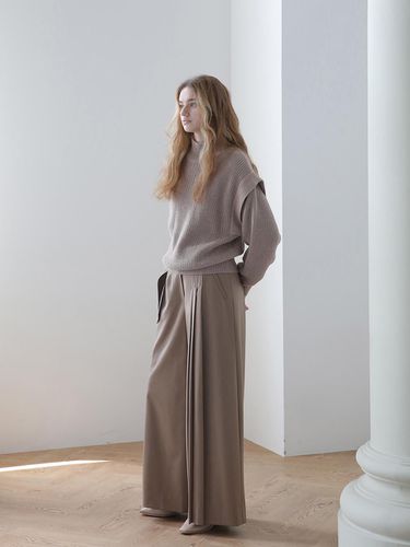 Closer] Pleats detail unbalanced wide pants - CAHIERS - Modalova