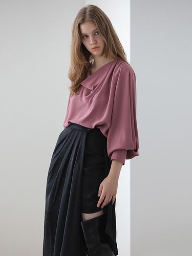 CAHISIENNE] Drape Neckline Loose Fit Blouse - CAHIERS - Modalova