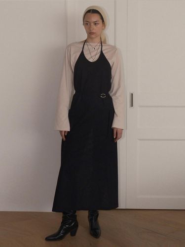 LINEN MAXI APRON (BLACK) - EcommaE - Modalova