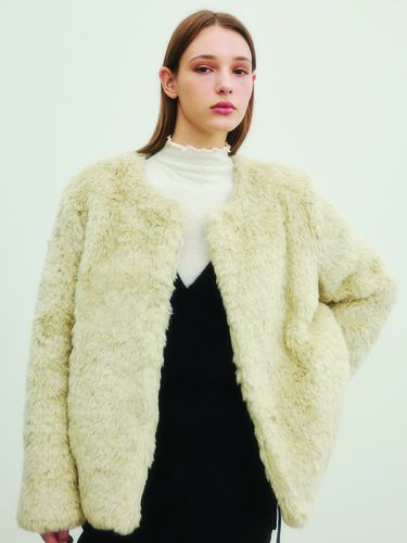 Hene Fur Jacket (Soft Beige) - autrement - Modalova