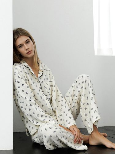 Cozy Neck Colleen Flower Pajama Set - KOZNOK - Modalova