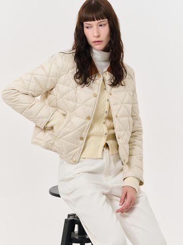 Corduroy Collar Lightweight Diamond Quilted Down Jacket [IVORY] (WBD3L07505) - GENERAL IDEA - Modalova