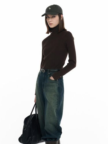 Ribbed Slim Fit Turtleneck Pullover [BROWN] (WBD4L05547) - GENERAL IDEA - Modalova