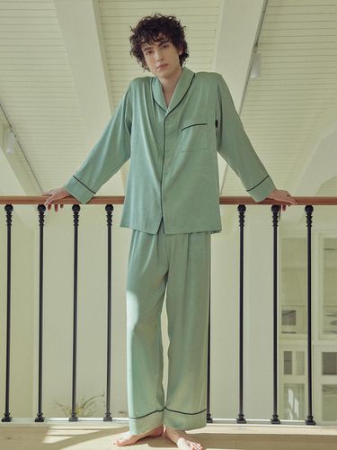 BCH21 3525 Shawl Collar Pajama (M) - BALCONY in SUITE - Modalova