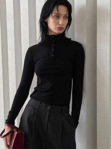 Ribbed Turtleneck with Neckline Buttons - 320SHOWROOM - Modalova