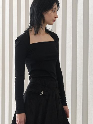 Square Neck Shoulder Pintuck Ribbed T - Shirt Blac - 320SHOWROOM - Modalova