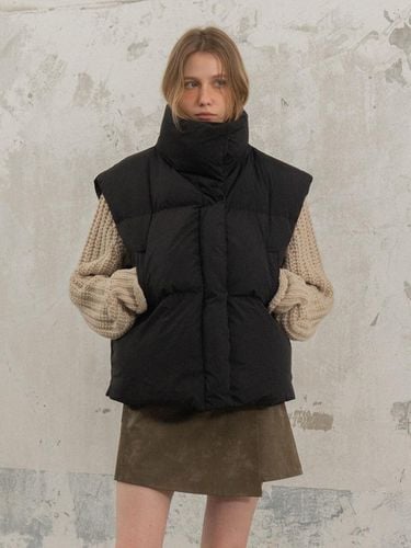 Down Padded High-Neck Vest [BLACK] - MORCEAU PAR MORCEAU - Modalova