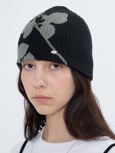 Flower Graphic Beanie Black - FALLETT - Modalova