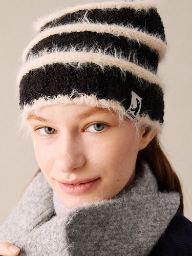 HAIRY STRIPE BEANIE BLACK - COQUET - Modalova