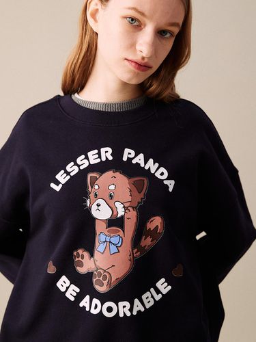 OVER - FIT] BIG - HEADED LESSER PANDA SWEATSHIRT - COQUET - Modalova