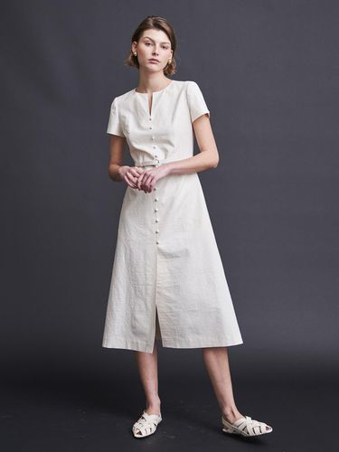 A LINE BUTTON BELTED DRESS_WHITE - Maison de Ines - Modalova