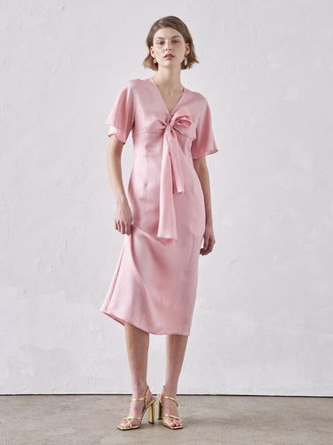 RIBBON TWIST SATIN DRESS_LIGHT PINK - Maison de Ines - Modalova