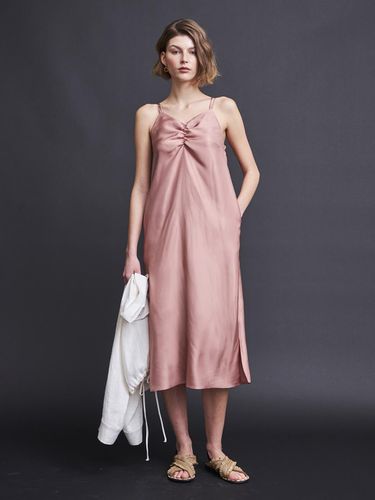 SLIP SHIRRING DRESS_PINK - Maison de Ines - Modalova