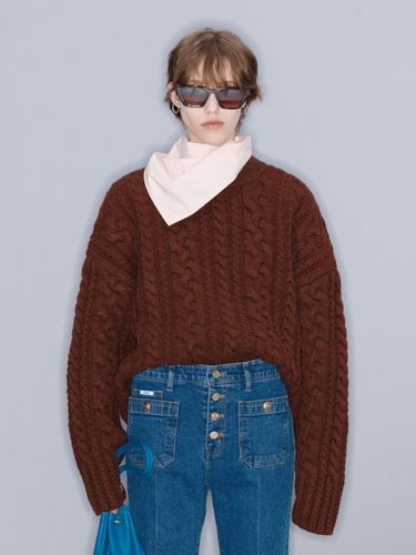 CABLE KNIT JUMPER (BROWN) - YCH - Modalova