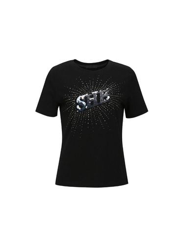 SEQUIN SHE PRINT T SHIRT (BLACK) - YCH - Modalova