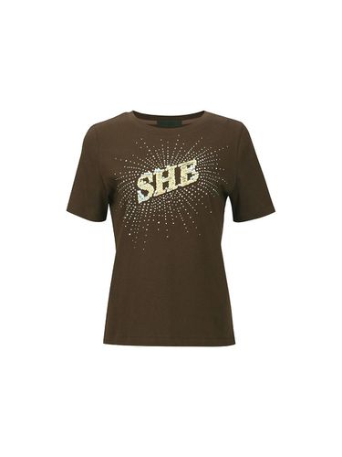 SEQUINNED SHE PRINT T SHIRT (BROWN) - YCH - Modalova