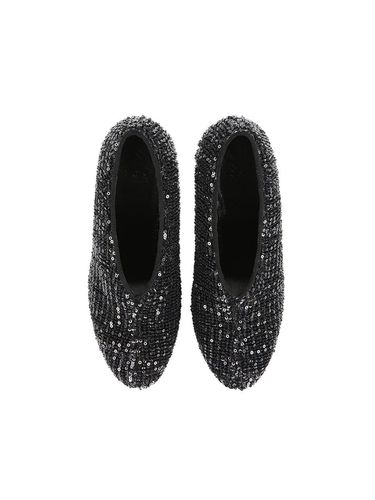 SEQUINNED PUMPS (BLACK) - YCH - Modalova