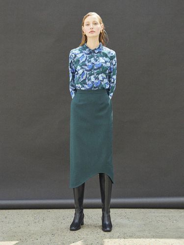 UNBALANCED H LINE SKIRT_DEEP GREEN - Maison de Ines - Modalova