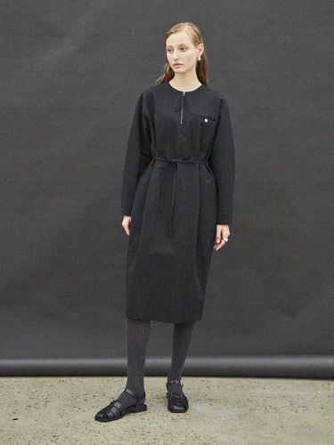 ZIP BELTED LONG SLEEVE DRESS - Maison de Ines - Modalova