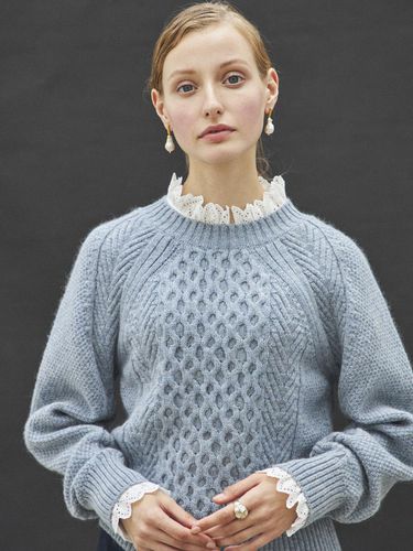 CABLE SWEATER_BLUE - Maison de Ines - Modalova