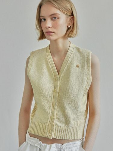 BUTTON KNIT VEST / BUTTER - Ihr - Modalova