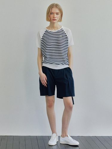 HIGH - RISE LINEN SHORTS / NAVY - Ihr - Modalova