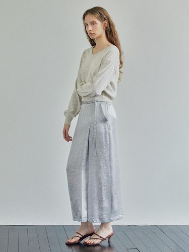 SATIN BELTED SKIRTS / SILVER - Ihr - Modalova