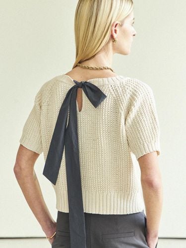 BACK RIBBON HALF CROPPED KNIT - Maison de Ines - Modalova