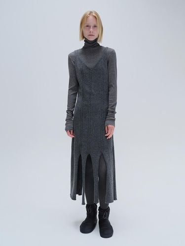 UNBALANCE SLIT KNIT DRESS () - DIAGONAL - Modalova